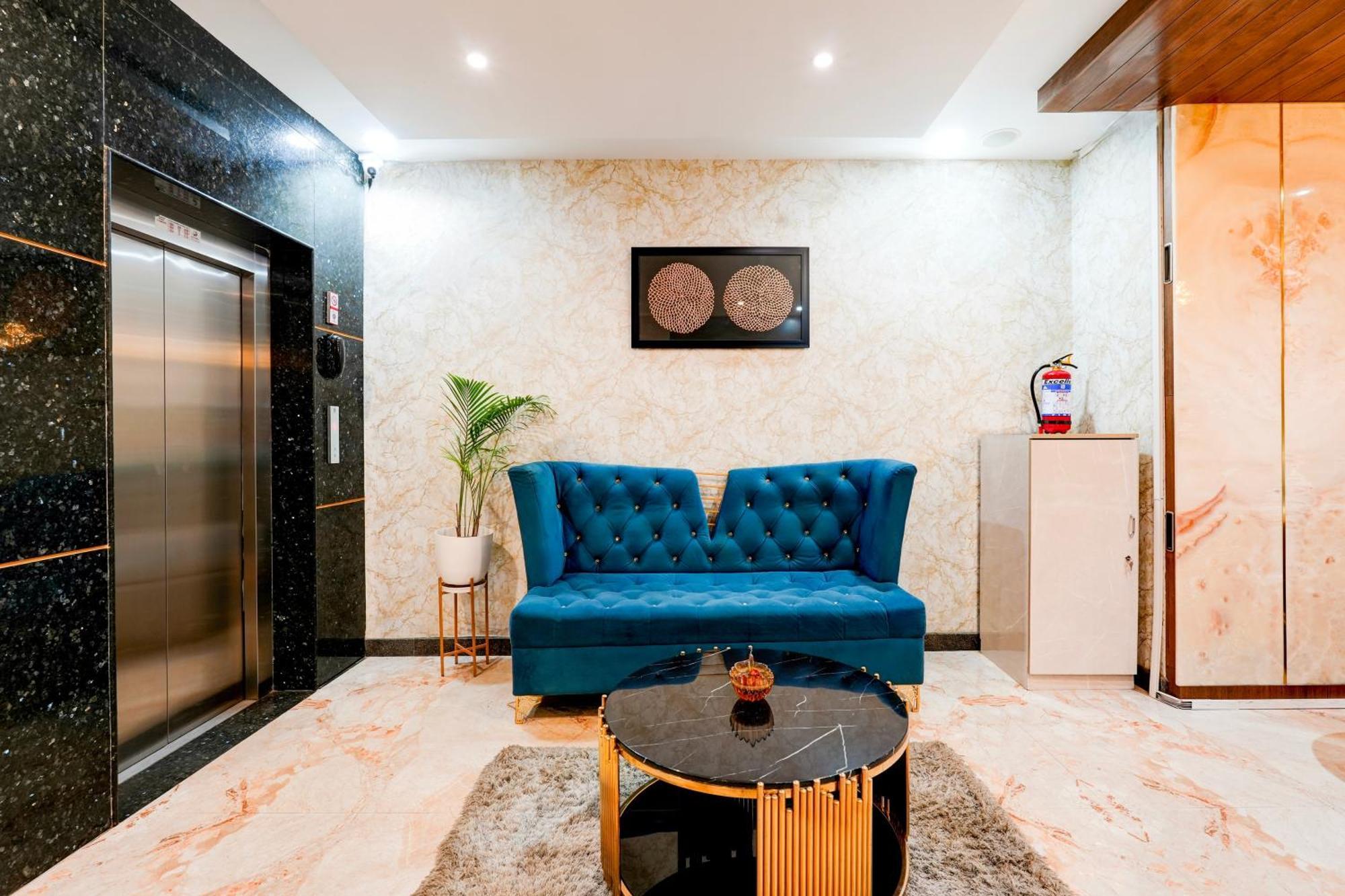 Super Townhouse Oak Aecs Formerly Bangalore Times Luaran gambar