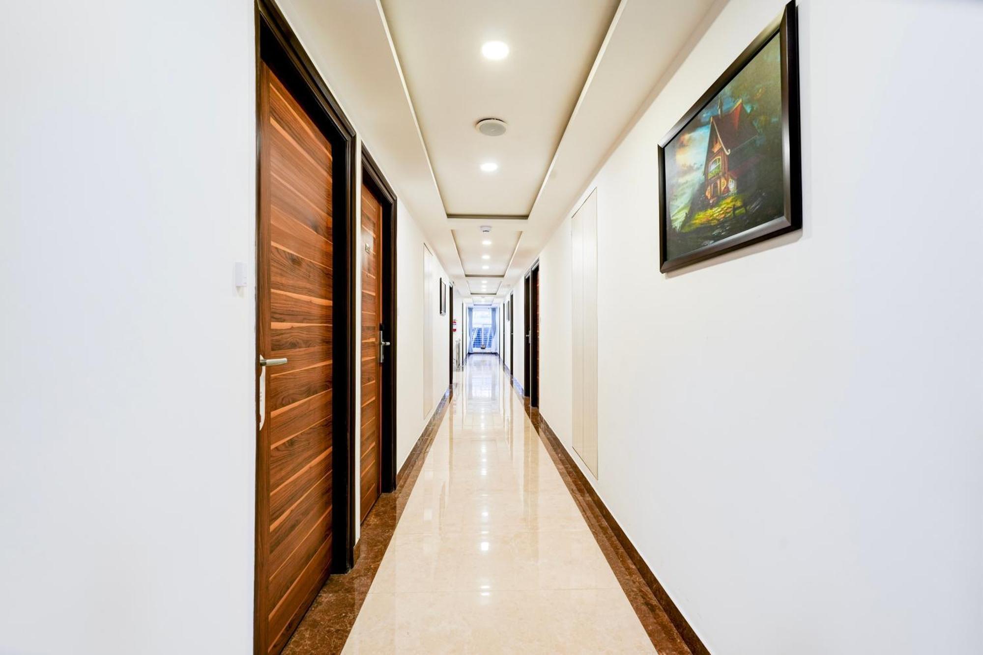 Super Townhouse Oak Aecs Formerly Bangalore Times Luaran gambar