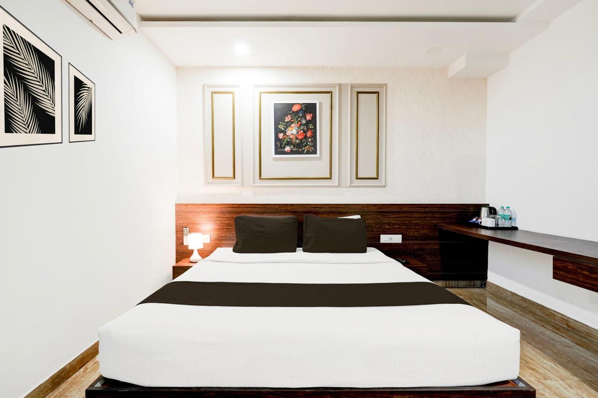 Super Townhouse Oak Aecs Formerly Bangalore Times Luaran gambar